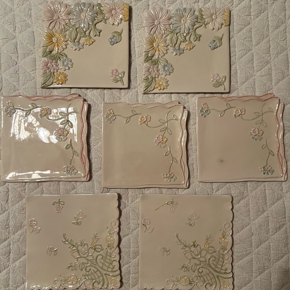 Ceramic tile plates. Spring bouquet.